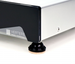HiFi Unterstellfüße von Vertere Acoustics für Plattenspieler und Phono-Vorstufe - News, Bild 1