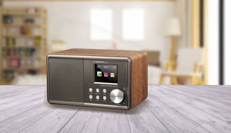 HiFi Digitalradio im Walnuss-Holzdesign: Albrecht DR 871 mit 2,4-Zoll-Farbdisplay - News, Bild 1