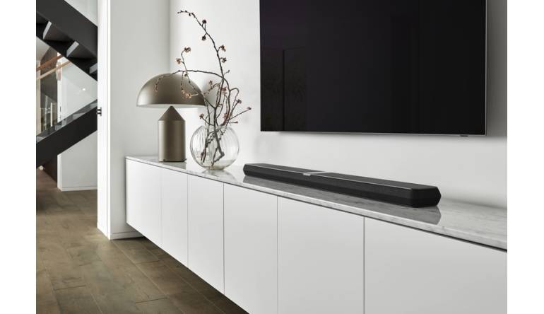Marke: Bowers & Wilkins Dolby-Atmos-Soundbar von Bowers & Wilkins feiert Premiere - 3.1.2-Konfiguration und 400 Watt, Bild 1 HiFi Dolby-Atmos-Soundbar von Bowers & Wilkins feiert Premiere - 3.1.2-Konfiguration und 400 Watt - News, Bild 1