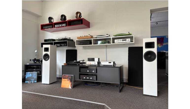 Marke: Audiophiler Hochgenuss: Exklusive Hörsession mit Blumenhofer Hornlautsprechern im HiFi-Studio Wittmann, Bild 1 Car-Media Audiophiler Hochgenuss: Exklusive Hörsession mit Blumenhofer Hornlautsprechern im HiFi-Studio Wittmann - News, Bild 1