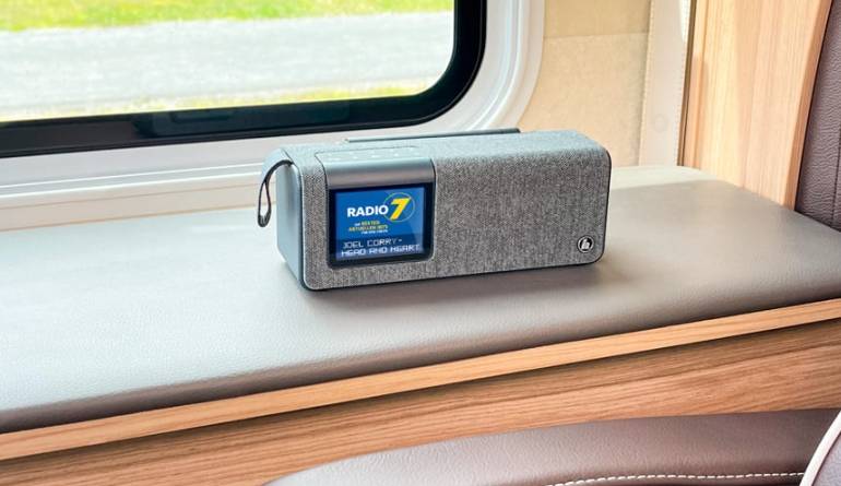 Hama Integrierter Akku und Farbdisplay: Neues Digitalradio DR200BT von Hama, Bild 1 HiFi Integrierter Akku und Farbdisplay: Neues Digitalradio DR200BT von Hama - News, Bild 1