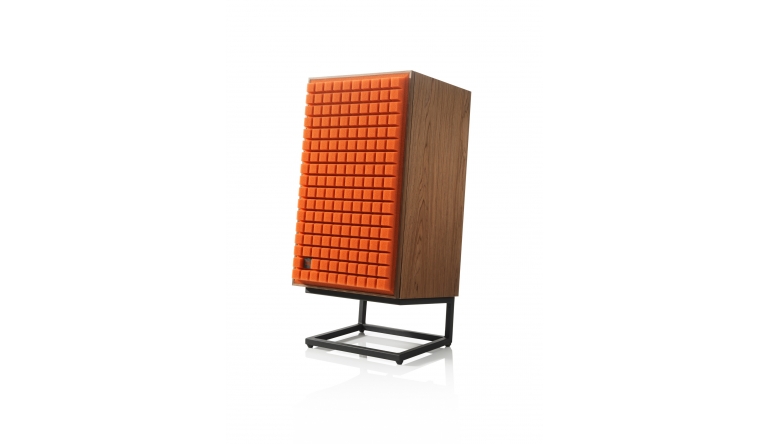 JBL In Orange und Schwarz: JBL-Lautsprecher L100 Classic feiert Premiere, Bild 1 HiFi In Orange und Schwarz: JBL-Lautsprecher L100 Classic feiert Premiere - News, Bild 1