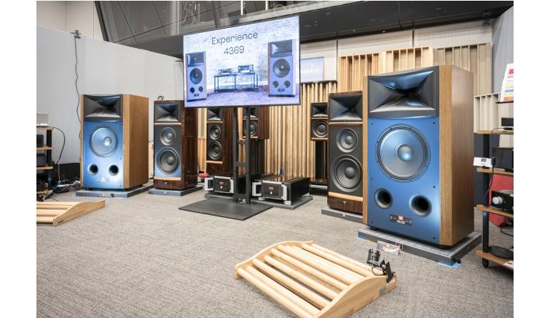 Marke: JBL Neues Lautsprecher-Flaggschiff: HARMAN Luxury Audio präsentiert den JBL 4369 Studio Monitor im Rahmen der Tokyo International Audio Show, Bild 1 Produktvorstellung Neues Lautsprecher-Flaggschiff: HARMAN Luxury Audio präsentiert den JBL 4369 Studio Monitor im Rahmen der Tokyo International Audio Show - News, Bild 1