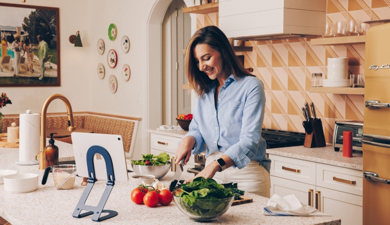 mobile Devices Perfekt für die Osterküche: Der Curve Mini von Twelve South - News, Bild 1