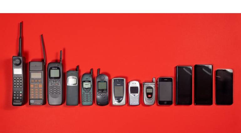 Marke: Vom Knochen zum Must-have: 40 Jahre Handy - Im Juni 1983 kam das erste Mobiltelefon auf den Markt, Bild 1 mobile Devices Vom Knochen zum Must-have: 40 Jahre Handy - Im Juni 1983 kam das erste Mobiltelefon auf den Markt - News, Bild 1