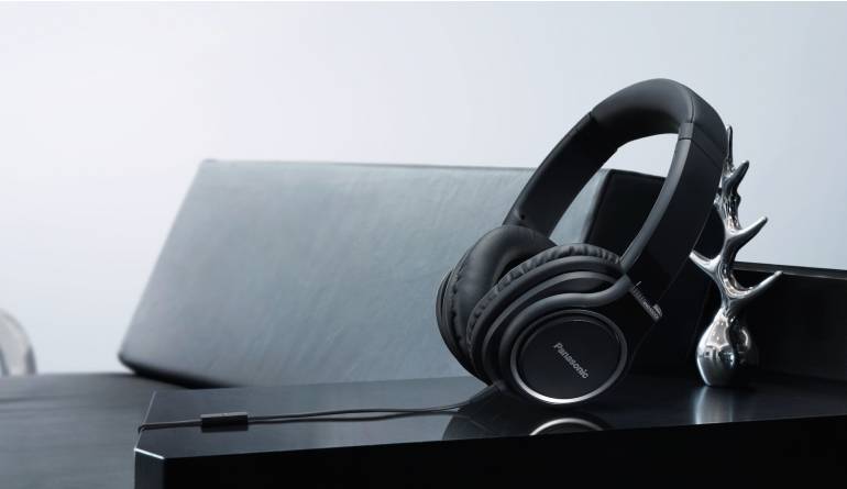 Panasonic Over-Ear-Kopfhörer von Panasonic für Musik unterwegs - Telefonate möglich, Bild 1 HiFi Over-Ear-Kopfhörer von Panasonic für Musik unterwegs - Telefonate möglich - News, Bild 1