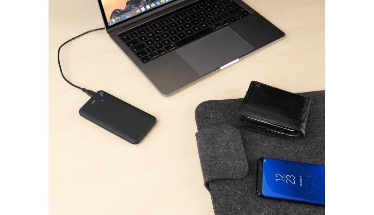 Revolt Induktives Laden auch unterwegs - Frische Energie für zwei Geräte parallel , Bild 1 mobile Devices Induktives Laden auch unterwegs - Frische Energie für zwei Geräte parallel - News, Bild 1