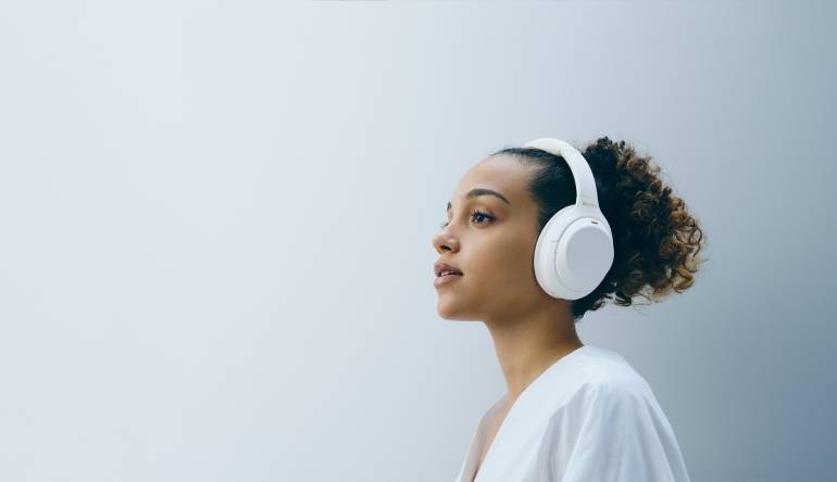 HiFi Noise Cancelling-Kopfhörer WH-1000XM4 von Sony in Silent White Edition feiert Premiere - News, Bild 1