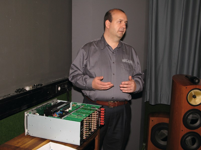State of the Art: Arcam AVR 600, Bild 2 AV-Receiver Arcam AVR 600 im Test, Bild 2