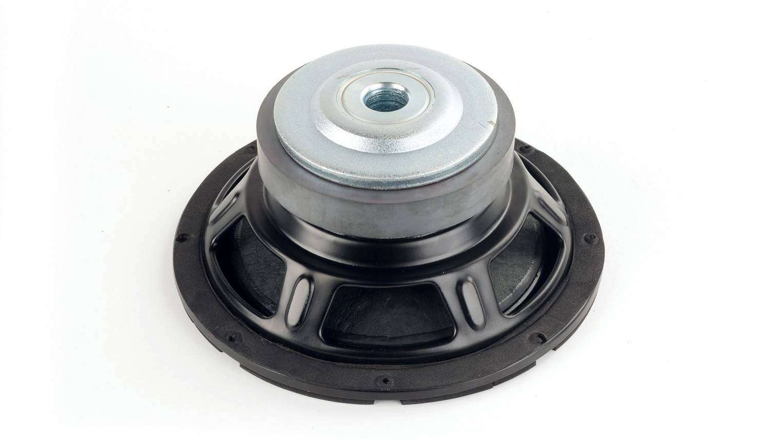 Bandpasssubwoofer mit Spaßfaktor: Axton ATB220, Bild 2 In-Car Subwoofer Gehäuse Axton ATB220 im Test, Bild 2