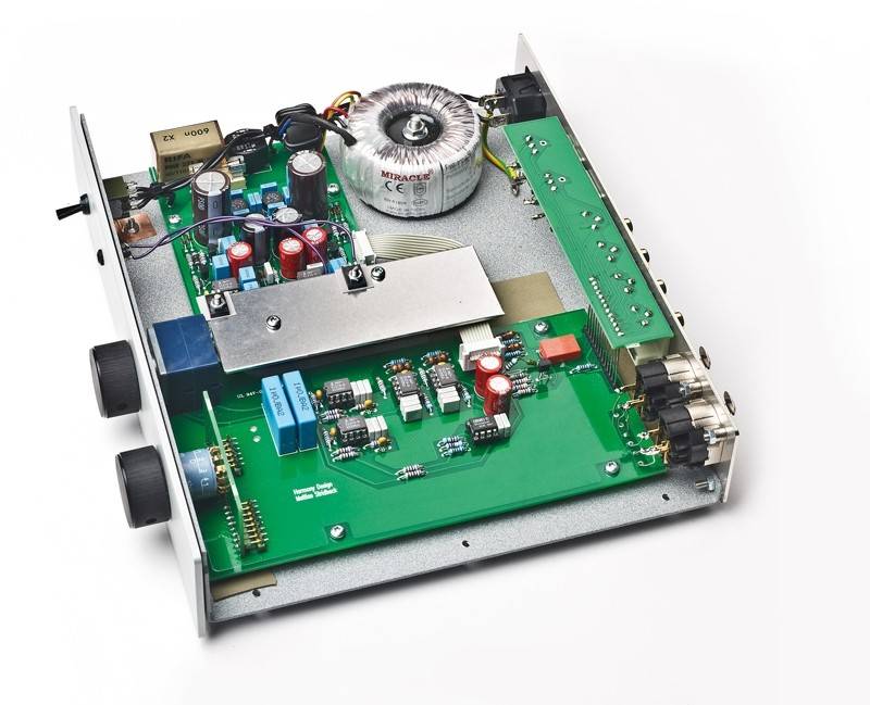 Systemtest: Harmony Design Pre9, Harmony Design A90, Bild 7 Vor-Endstufenkombis Hifi Harmony Design Pre9, Harmony Design A90 im Test , Bild 7