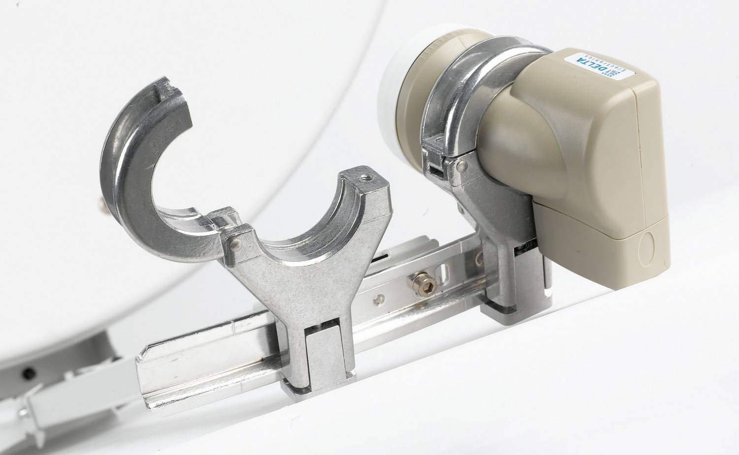 Vergleichstest: 4 Sat-Antennen mit 65 bis 100 cm Durchmesser, Bild 2 Zubehör Heimkino: 4 Sat-Antennen mit 65 bis 100 cm Durchmesser, Bild 2