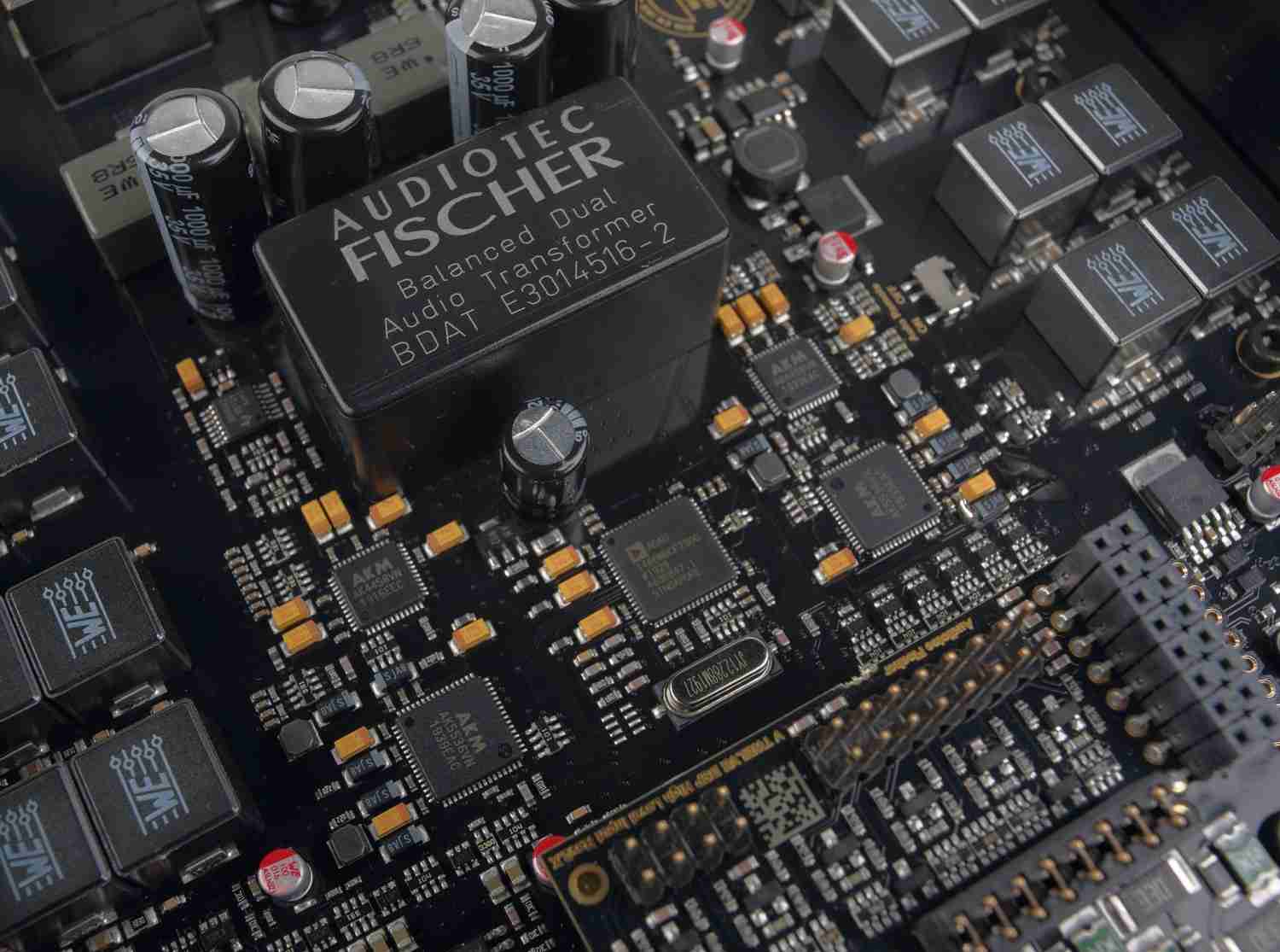 Serientest: Helix V Eight DSP MK2, Helix V Twelve DSP, Bild 4 Car HiFi Endstufe Multikanal Helix V Eight DSP MK2, Helix V Twelve DSP im Test , Bild 4