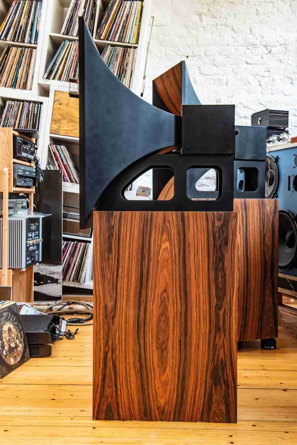 Systemtest: Thivan Labs Lion 805, Thivan Labs S-5, Thivan Labs Grand Horn, Bild 2 Röhrenverstärker Thivan Labs Lion 805, Thivan Labs S-5, Thivan Labs Grand Horn im Test , Bild 2