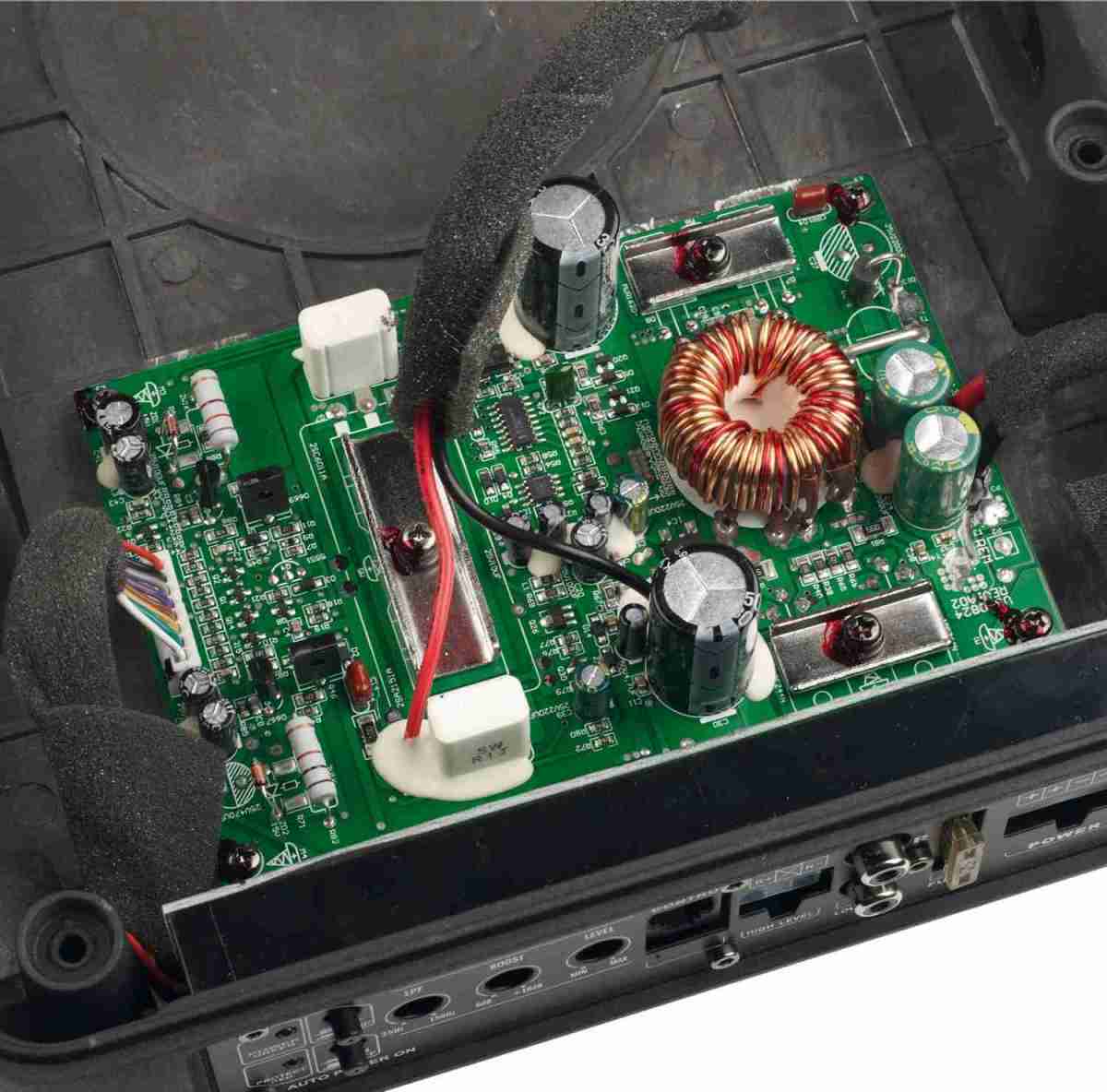 Serientest: Audio System US 08 Passive, Audio System US 08 Active 24V, Bild 4 In-Car Subwoofer Gehäuse Audio System US 08 Passive, Audio System US 08 Active 24V im Test , Bild 4