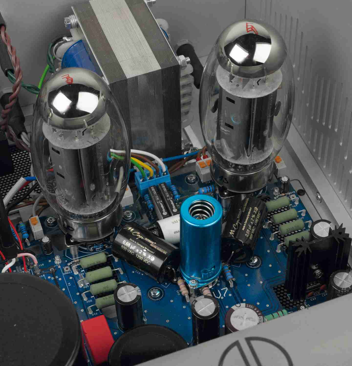 Systemtest: Canor Hyperion P1, Canor Virtus M1, Bild 3 Vor-Endstufenkombis Hifi Canor Hyperion P1, Canor Virtus M1 im Test , Bild 3