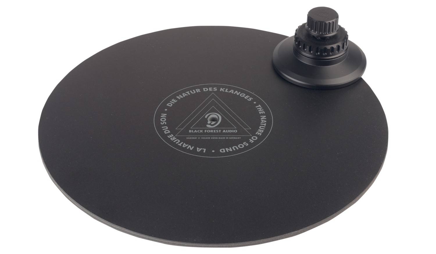 Plattentellermatte und Plattenklemme zum Isolieren und Arretieren: Black Forest Audio DÄD!MÄT / DÄD!CLÄMP, Bild 2 Zubehör HiFi Black Forest Audio DÄD!MÄT / DÄD!CLÄMP im Test, Bild 2