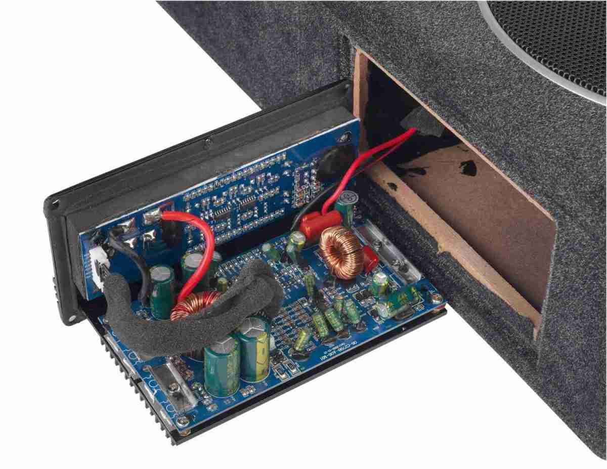 Aktivsubwoofer von Hifonics: Hifonics VRX82A, Bild 2 In-Car Subwoofer Aktiv Hifonics VRX82A im Test, Bild 2