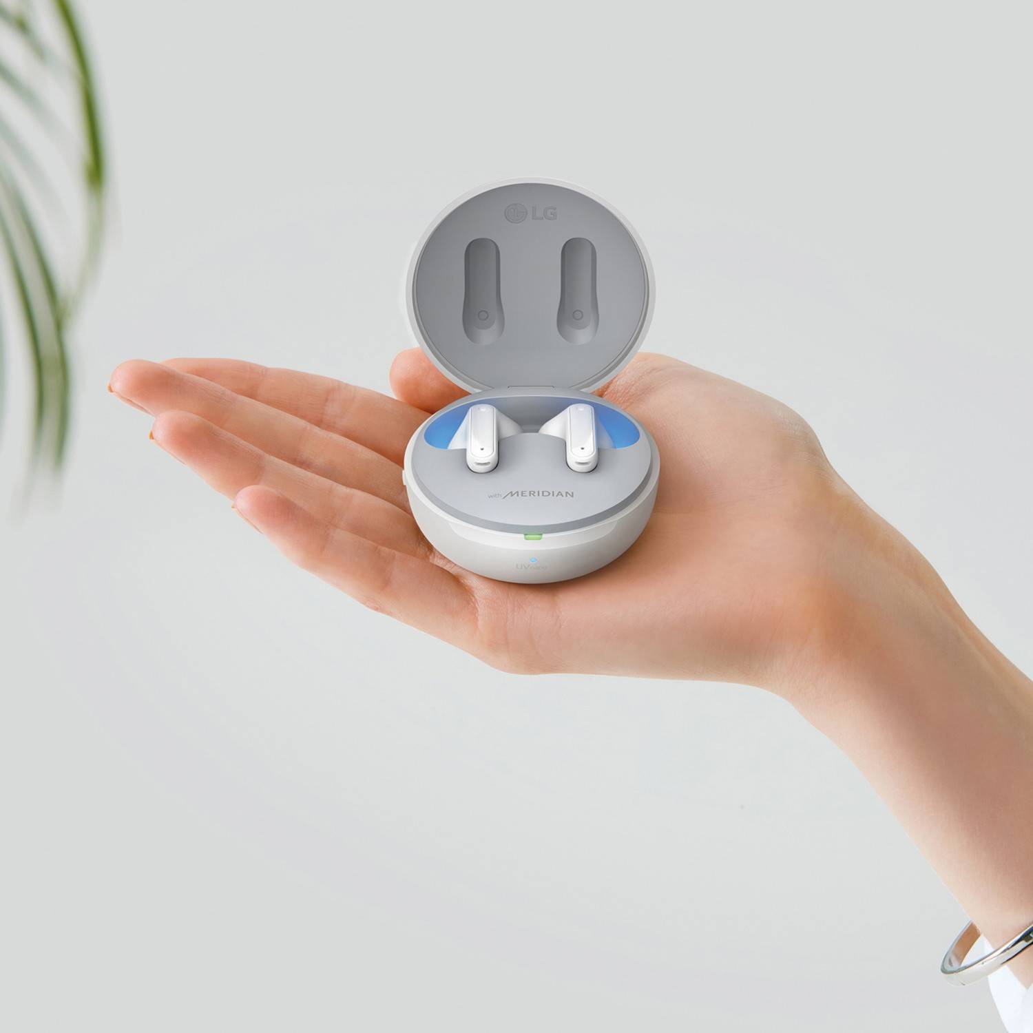 True-Wireless mit Hygiene-plus: LG Tone Free DPF8, Bild 8 Kopfhörer InEar LG Tone Free DPF8 im Test, Bild 8