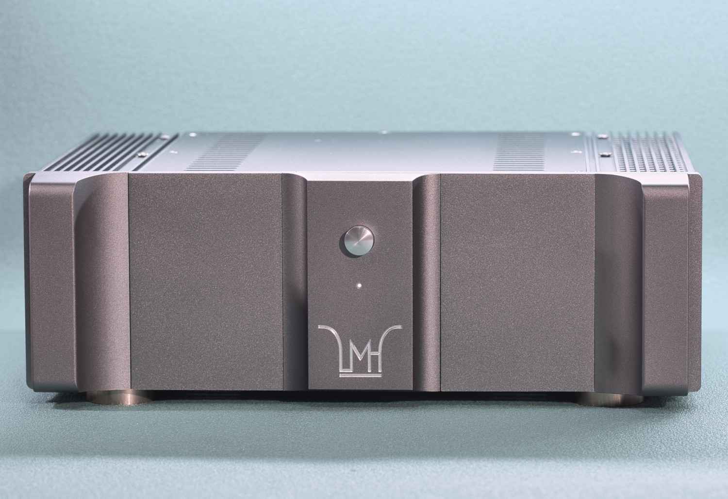 Kraft und Eleganz: LMH No. 2 – Horny Two, Bild 9 Lautsprecher Stereo LMH No. 2 – Horny Two im Test, Bild 9