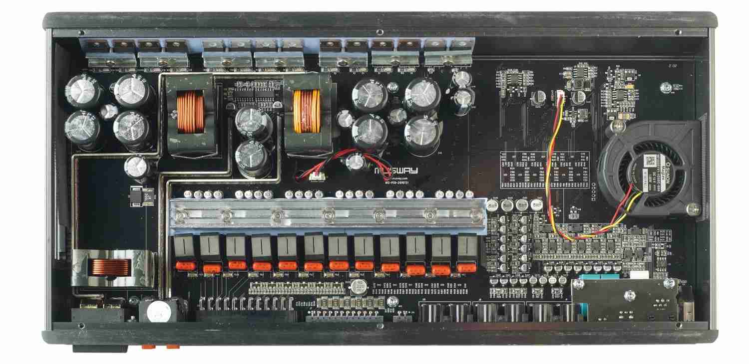Kanalfülle: Musway M12, Bild 2 In-Car Endstufe Multikanal Musway M12 im Test, Bild 2