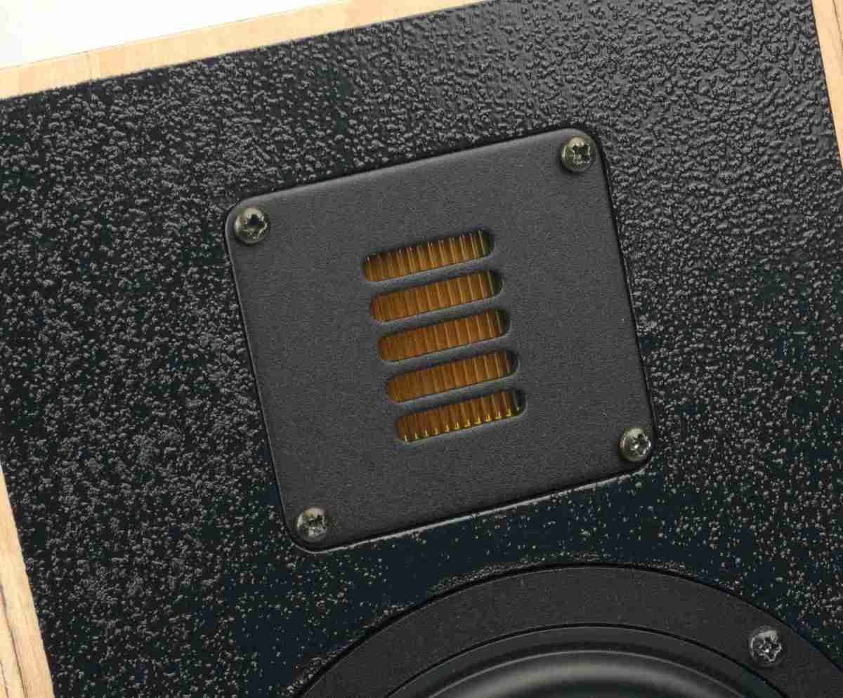 Kompakte Monitor mit Alu-Bass und AMT: Omnes Audio Spirit 51, Bild 2 Lautsprecherbausätze Omnes Audio Spirit 51 im Test, Bild 2