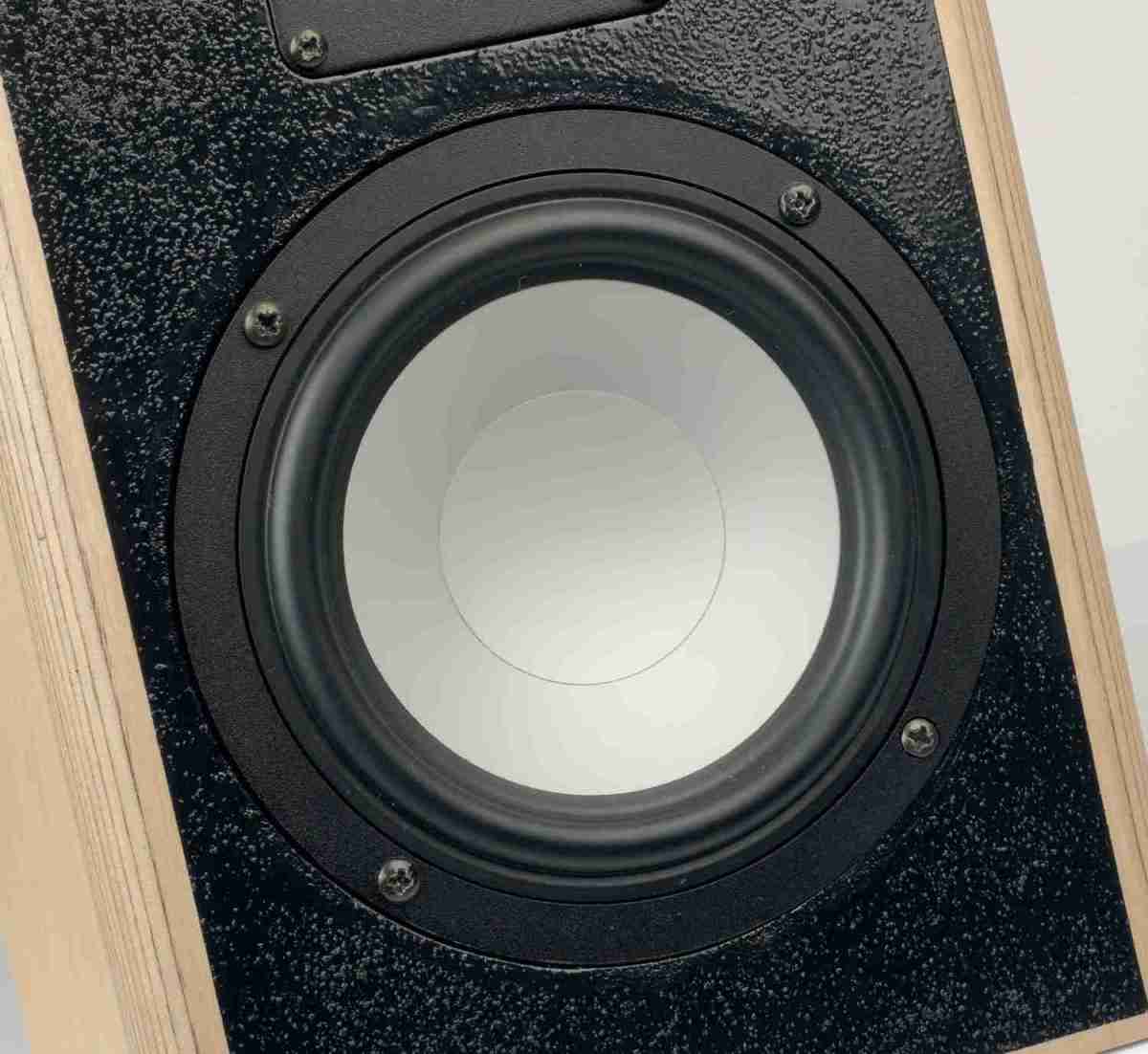 Kompakte Monitor mit Alu-Bass und AMT: Omnes Audio Spirit 51, Bild 6 Lautsprecherbausätze Omnes Audio Spirit 51 im Test, Bild 6