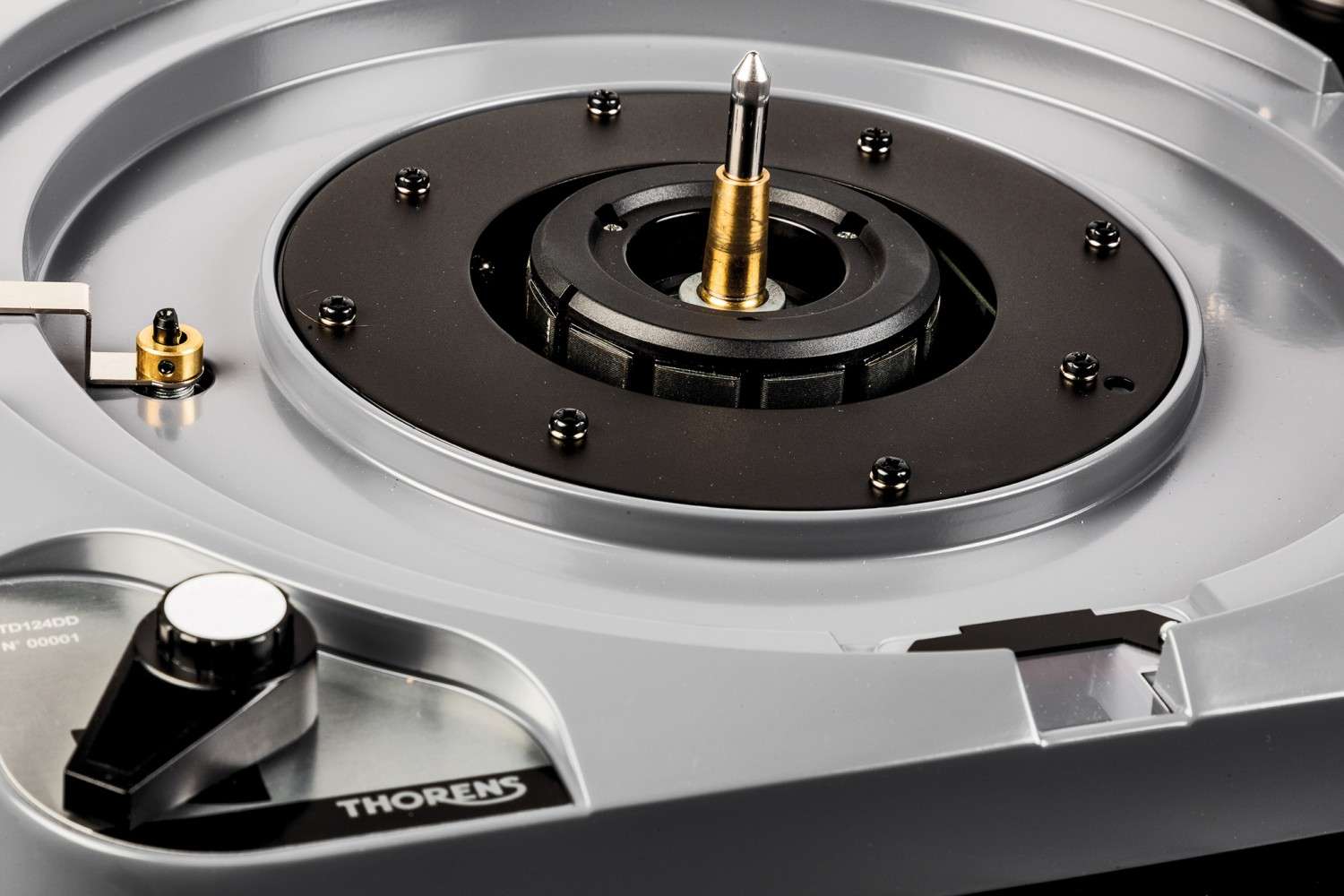 Thorens- Klassiker neu erfunden: Thorens TD 124 DD, Bild 3 Plattenspieler Thorens TD 124 DD im Test, Bild 3