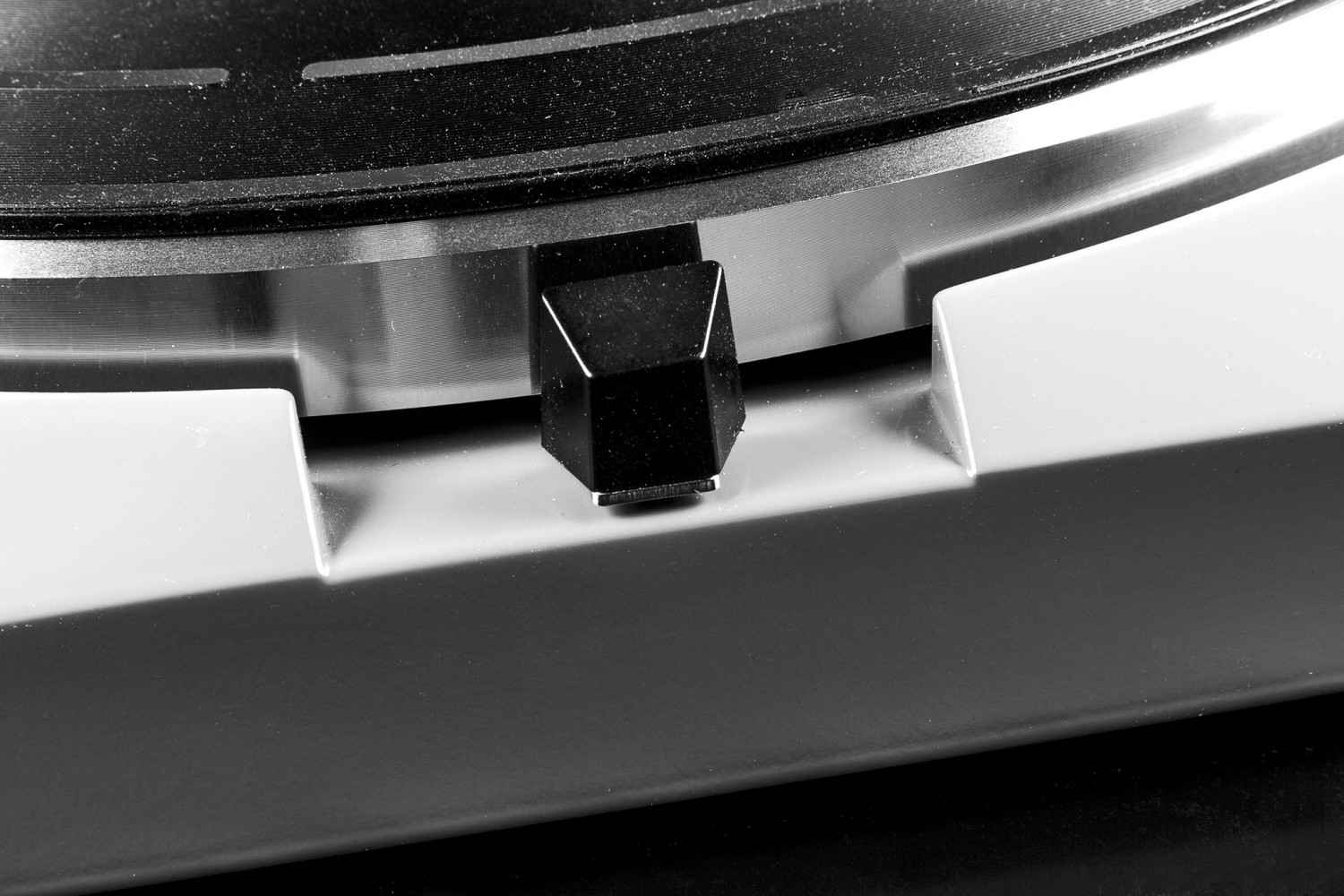 Thorens- Klassiker neu erfunden: Thorens TD 124 DD, Bild 8 Plattenspieler Thorens TD 124 DD im Test, Bild 8