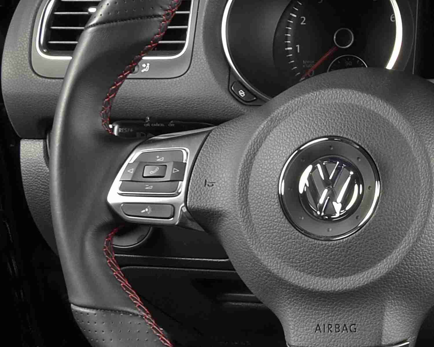 Bildschirmradio für VW: Zenec Z-E2055, Bild 9 Moniceiver Zenec Z-E2055 im Test, Bild 9