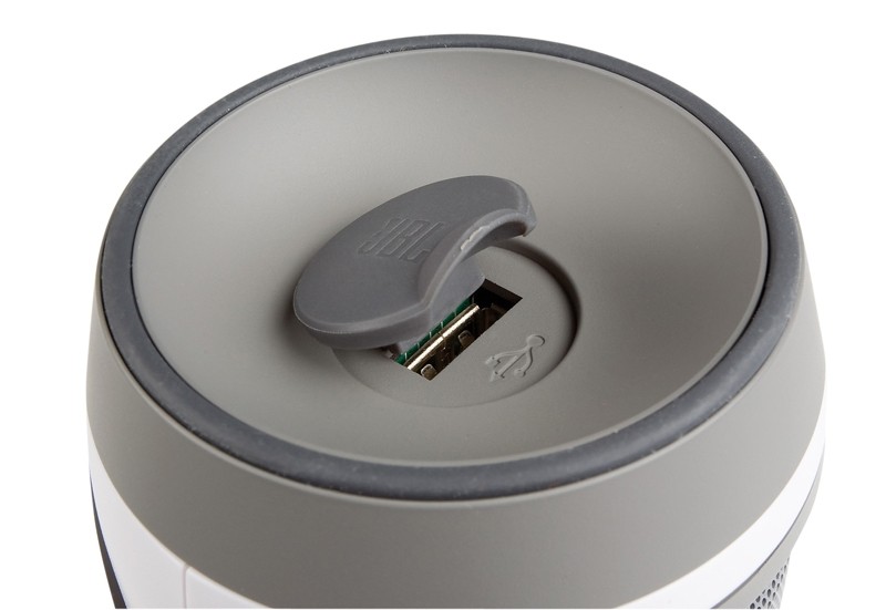 JBL Charge, Bild 2 Aktivlautsprecher JBL Charge im Test, Bild 2