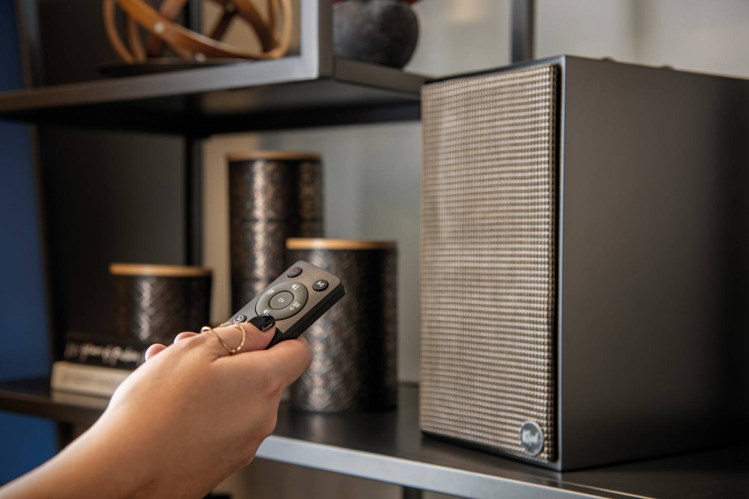 Aktiv-Regallautsprecher · Klipsch „The Fives“: Klipsch „The Fives“, Bild 6 Aktivlautsprecher Klipsch „The Fives“ im Test, Bild 6