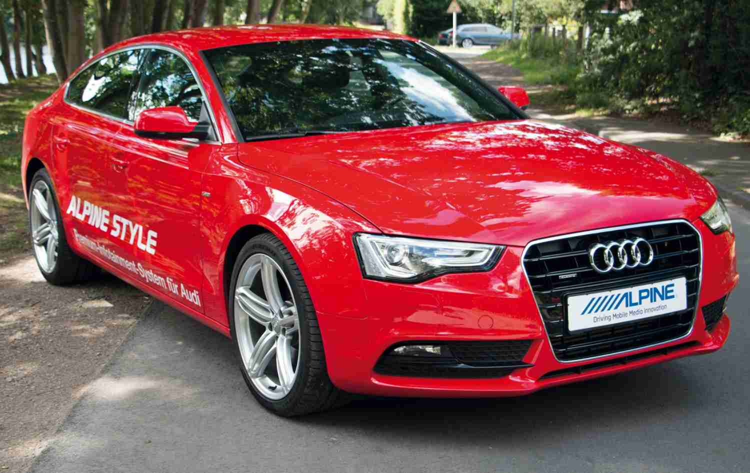 Sound für Audi: Alpine Sound-Upgrade für Audi A4, A5, Q5, Bild 1 Car-Hifi sonstiges Alpine Sound-Upgrade für Audi A4, A5, Q5 im Test, Bild 1