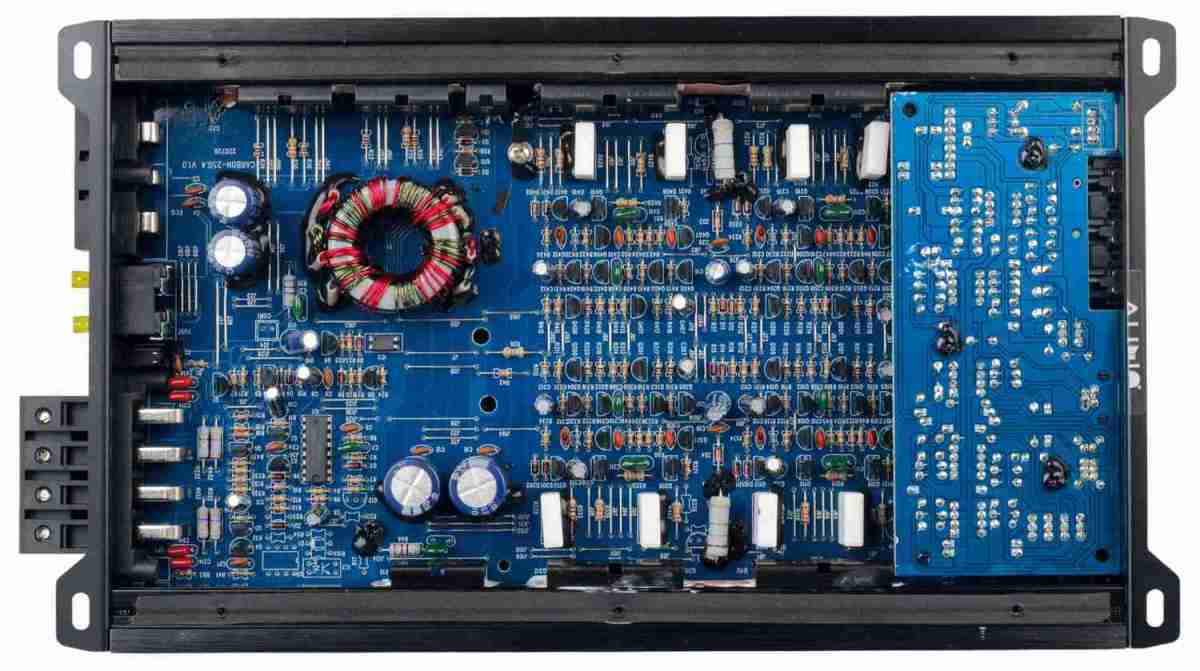 Car Hifi Endstufe 4-Kanal Audio System Carbon-250.4 im Test, Bild 2