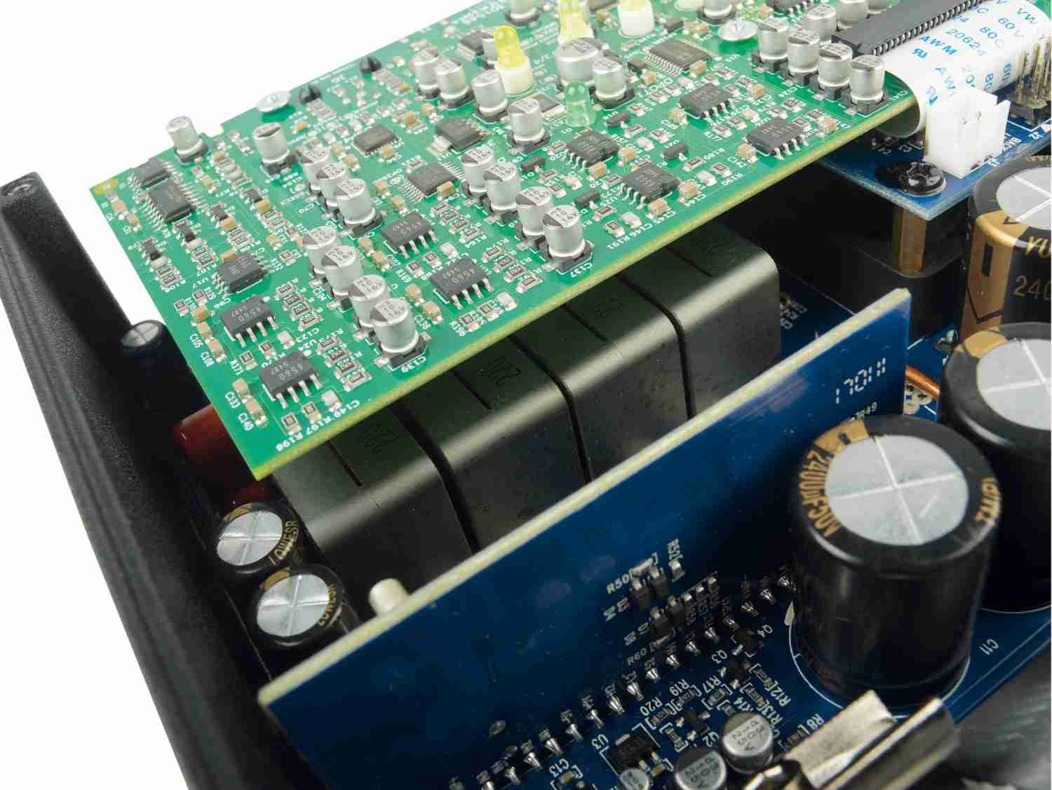 Car-HiFi Endstufe 4-Kanal Audiocontrol D-4.800 im Test, Bild 5