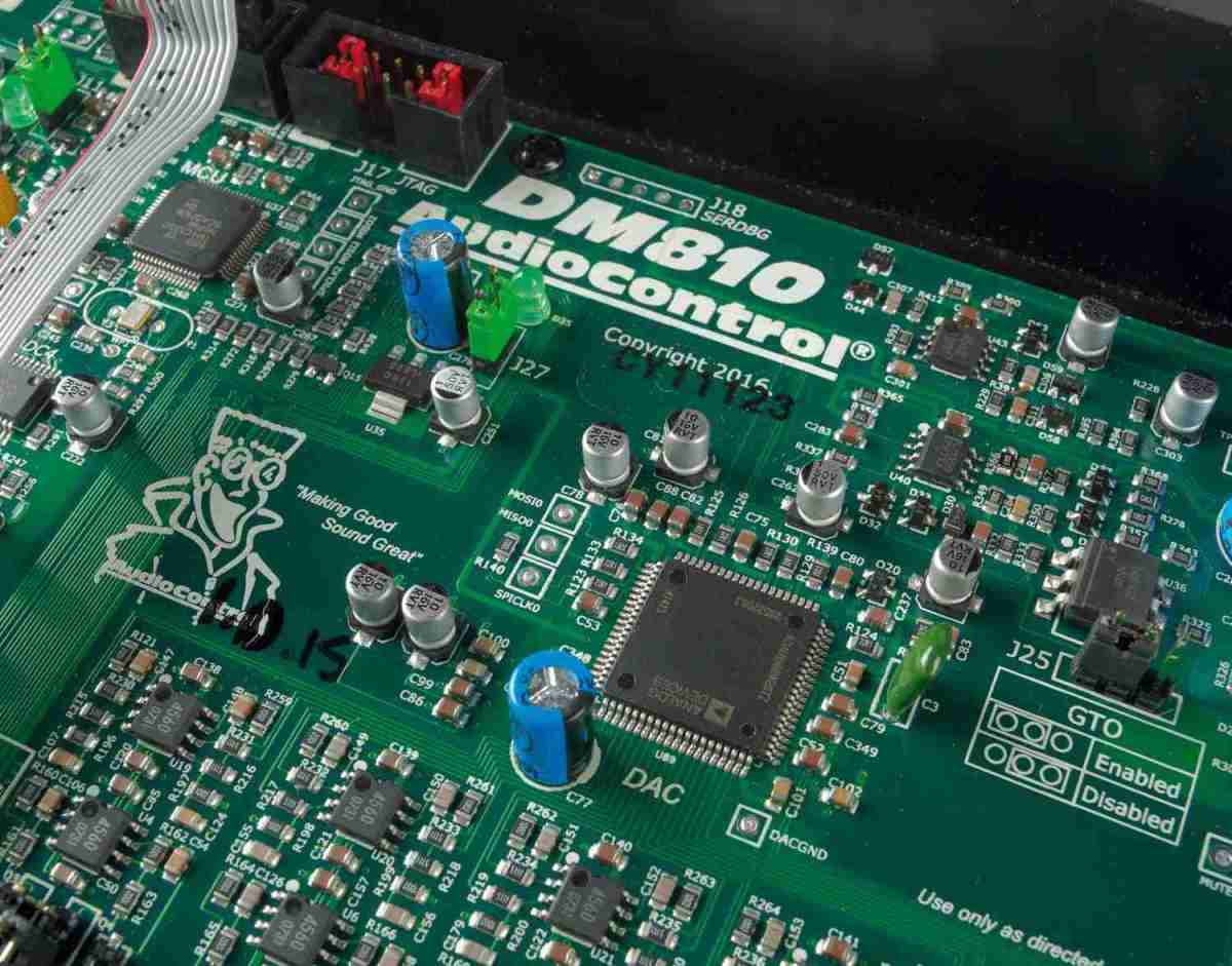 Soundprozessoren Audiocontrol DM-810 im Test, Bild 2