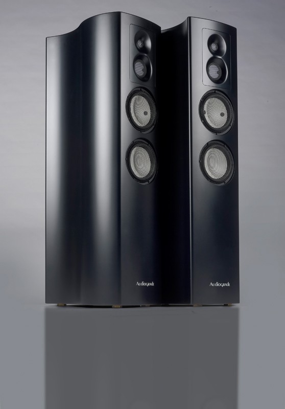 Monumental: Audiograde Ardora, Bild 1 Lautsprecher Stereo Audiograde Ardora im Test, Bild 1
