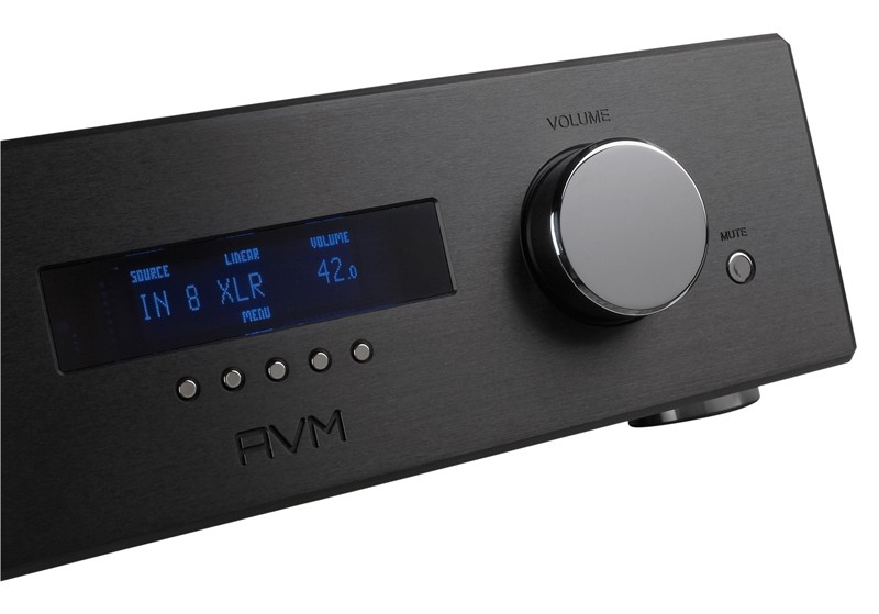 Vor-Endstufenkombis Hifi AVM Ovation PA8, AVM Ovation SA8 im Test , Bild 2