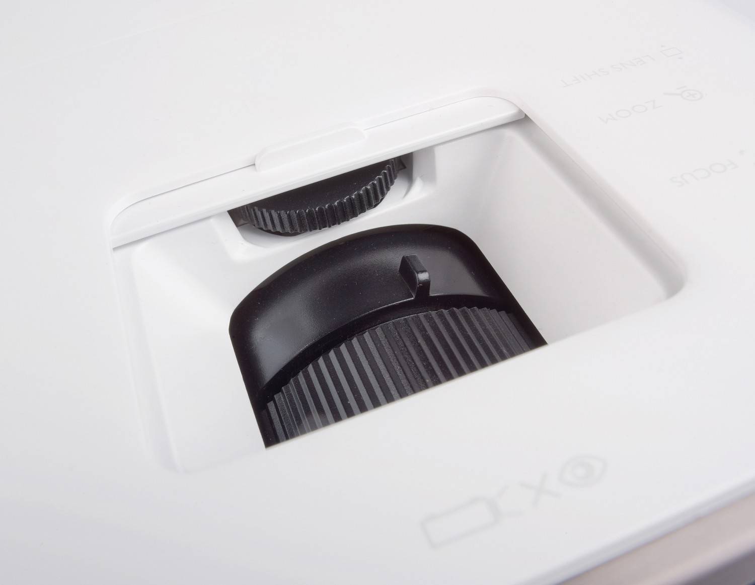 Plug and Beam: BenQ W2700, Bild 6 Beamer BenQ W2700 im Test, Bild 6
