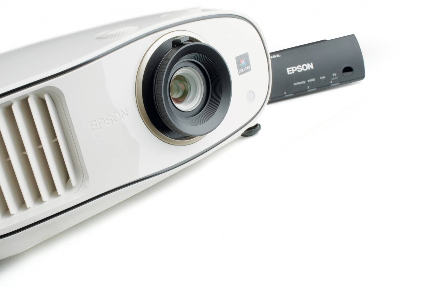Epson EH-TW6700W Full-HD drahtlos: Epson EH-TW6700W, Bild 2 Beamer Epson EH-TW6700W im Test, Bild 2