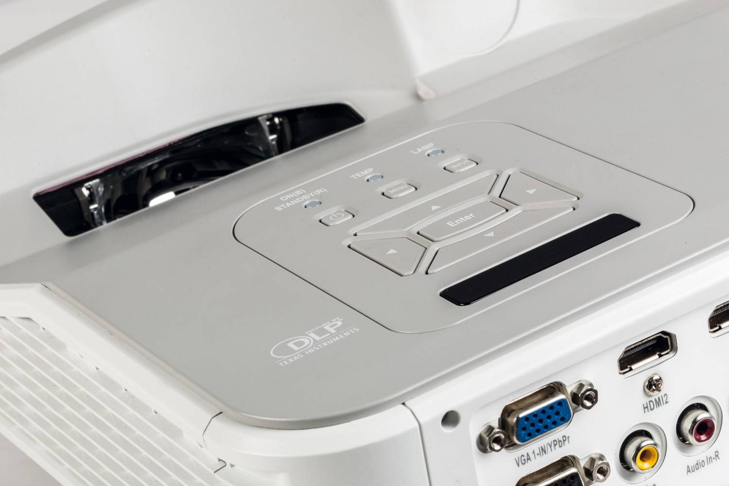 HZ40UST – ultrakurzer Laserbeamer von Optoma: Optoma HZ40UST, Bild 2 Beamer Optoma HZ40UST im Test, Bild 2