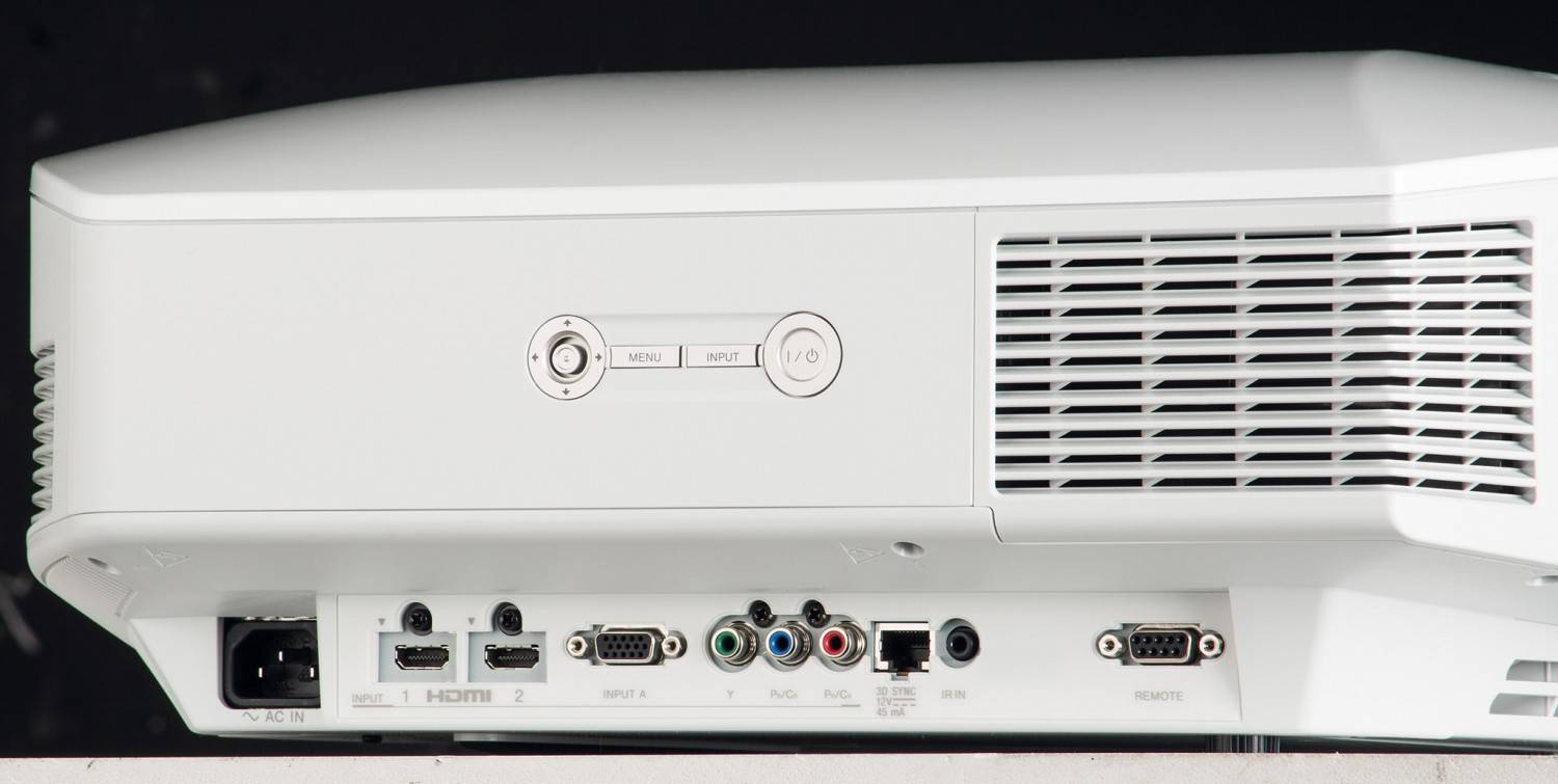 Stubentiger: Sony VPL-HW40ES, Bild 2 Beamer Sony VPL-HW40ES im Test, Bild 2