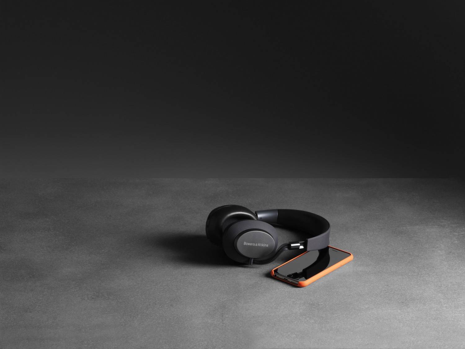 Intelligentes Design: B&W Bowers & Wilkins PX, Bild 1 Kopfhörer Noise Cancelling B&W Bowers & Wilkins PX im Test, Bild 1