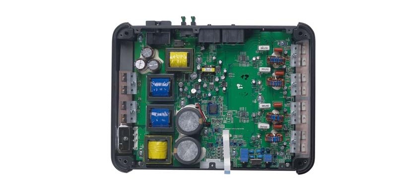 Alpine PDX-F4, Bild 3 Car-HiFi Endstufe 4-Kanal Alpine PDX-F4 im Test, Bild 3