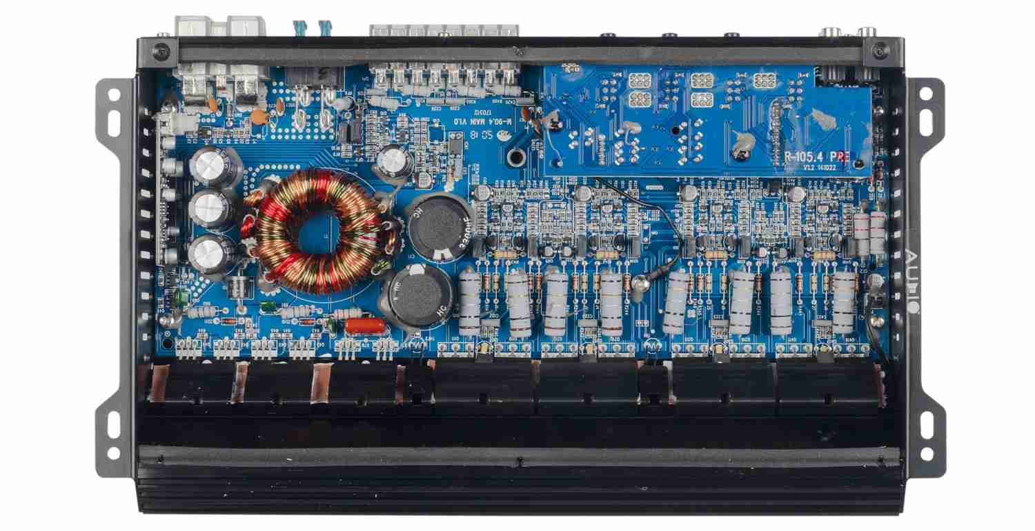 Car-HiFi Endstufe 4-Kanal Audio System M-90.4 im Test, Bild 3