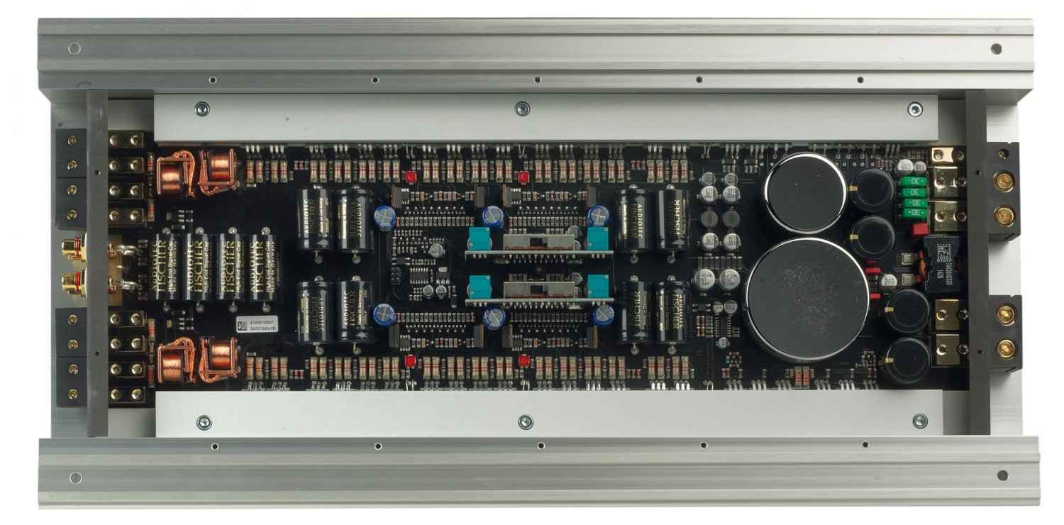 Neo-Klassiker: Brax Graphic GX2400, Bild 3 Car-HiFi Endstufe 4-Kanal Brax Graphic GX2400 im Test, Bild 3