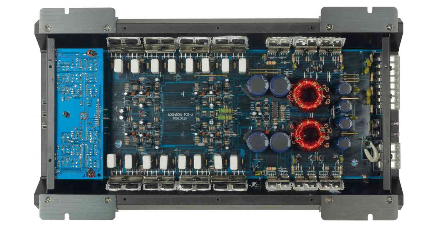 Crunch MXB4200i, Bild 4 Car-HiFi Endstufe 4-Kanal Crunch MXB4200i im Test, Bild 4