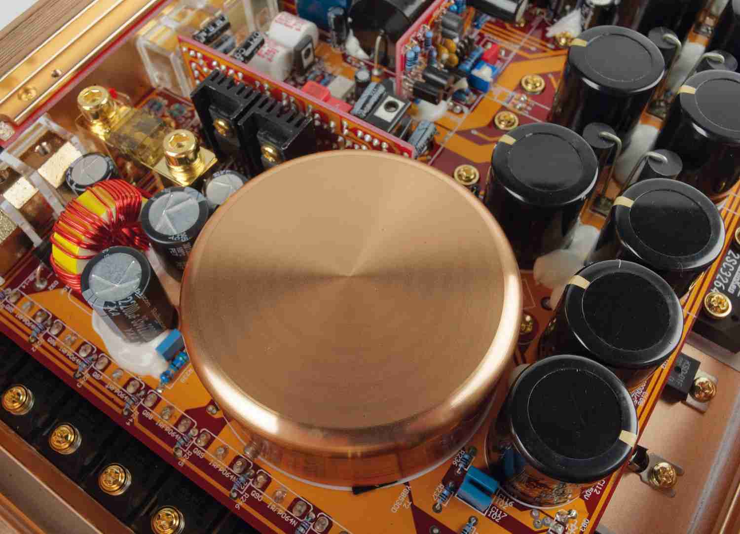 Klangqualität pur: Ground Zero GZPA Reference 4PURE, Bild 6 Car-HiFi Endstufe 4-Kanal Ground Zero GZPA Reference 4PURE im Test, Bild 6