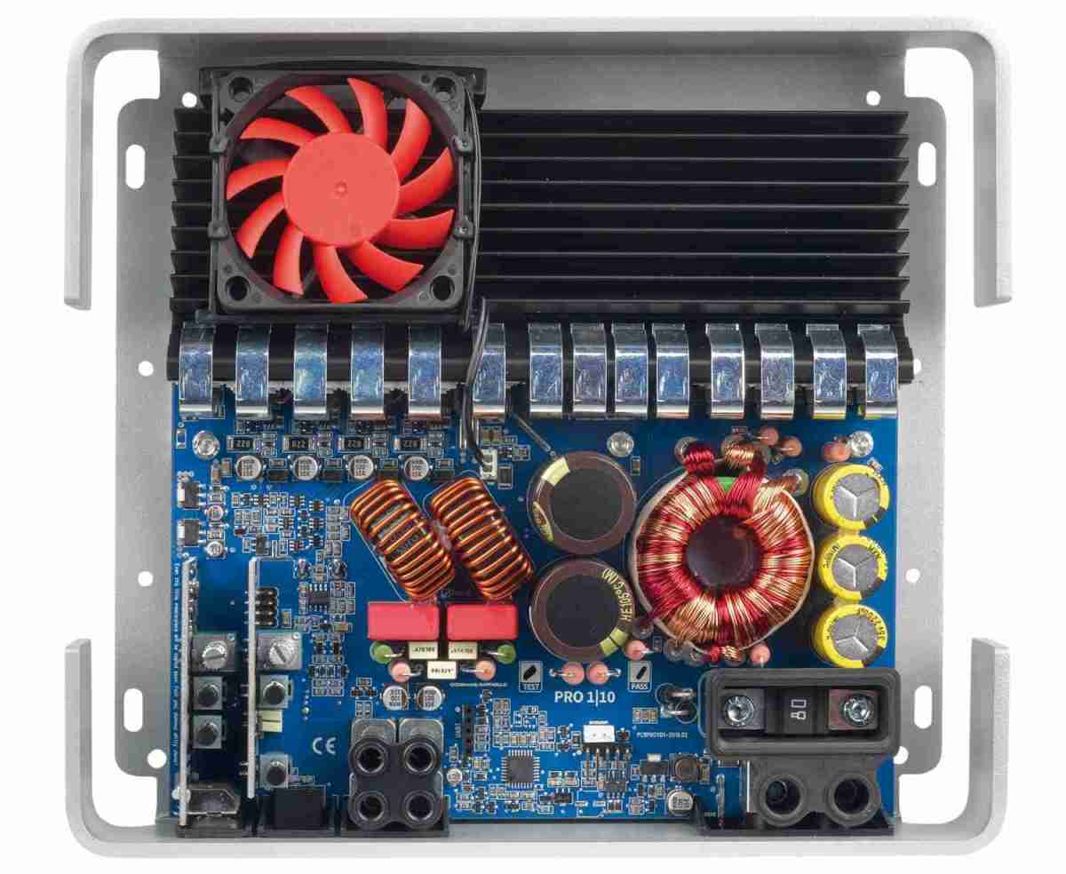 Mosconi Gladen PRO 1/10 – Mono- Endstufe mit zwei Betriebsmodi: Mosconi Gladen PRO 1/10, Bild 3 Car-HiFi Endstufe Mono Mosconi Gladen PRO 1/10 im Test, Bild 3