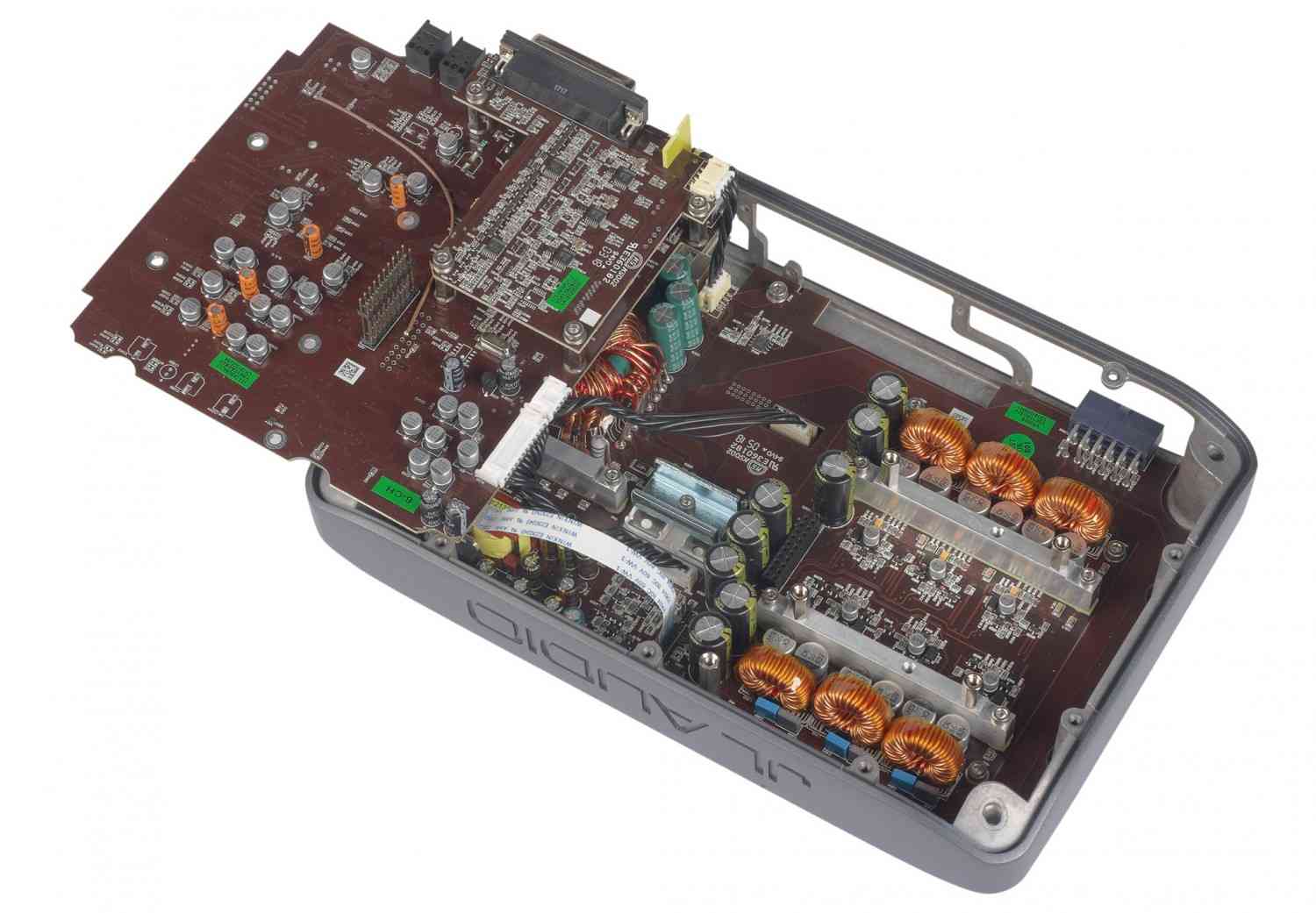 JL Audio VX600/6i – 6-Kanal-Endstufe mit DSP: JL Audio, Bild 3 Car HiFi Endstufe Multikanal JL Audio im Test, Bild 3